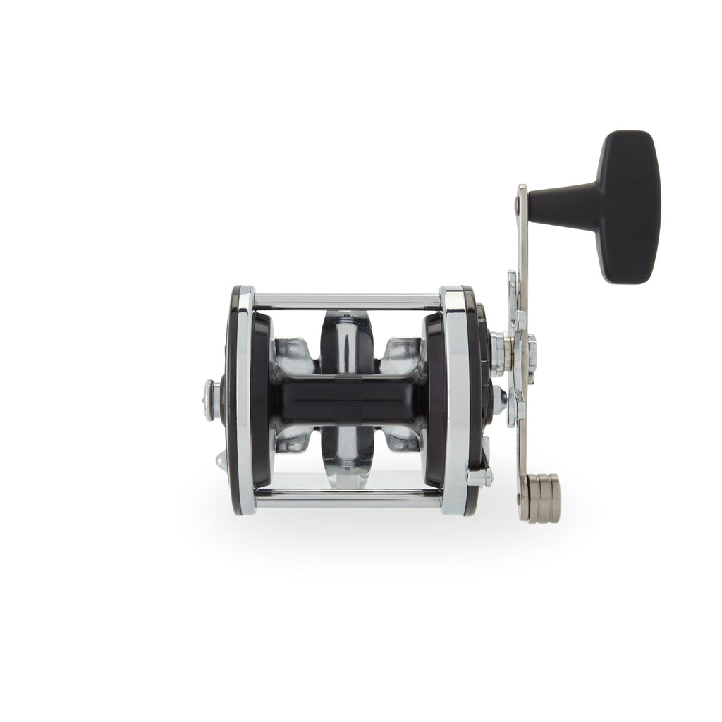 PENN Jigmaster® Star Drag Conventional Reel